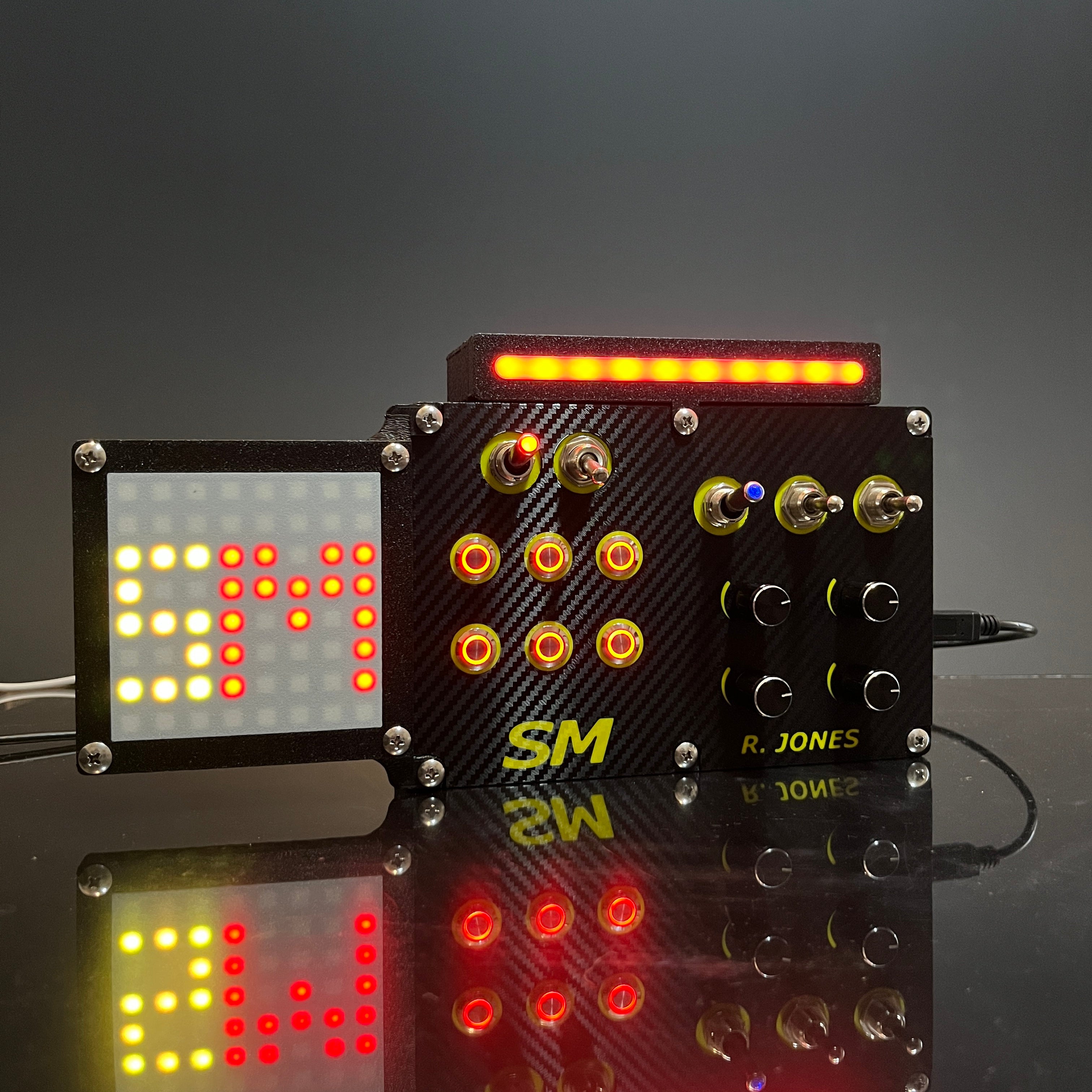 SM-Racing Products BB02-Button Box with LM01-Flag Display and LM11-Light Bar